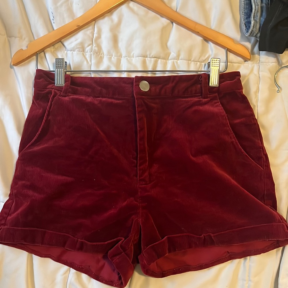 TIMING BURGUNDY CORDUROY SHORTS